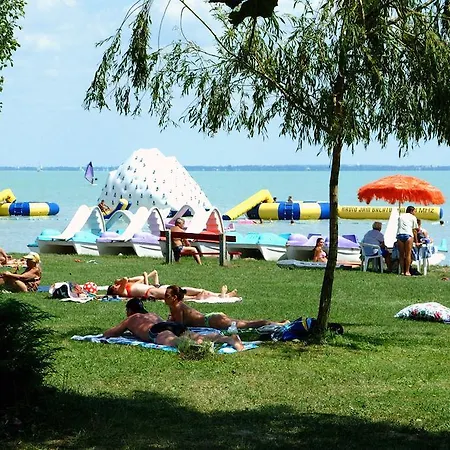 Sissi Vonyarcvashegy-balaton بيت ضيافة *
